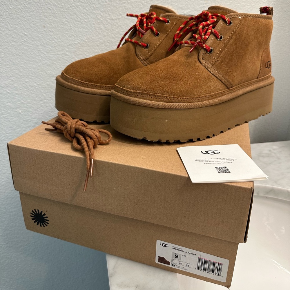 UGG women’s Neumel Heritage Platform size 9